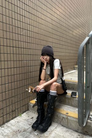 WARDEN EDGE Cropped Crew Neck Tee