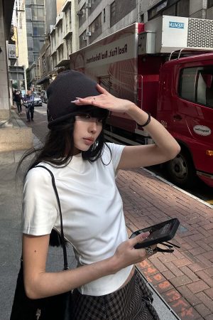 WARDEN EDGE Cropped Crew Neck Tee