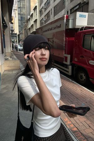 WARDEN EDGE Cropped Crew Neck Tee