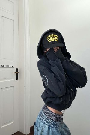 WARDEN EDGE Cropped Hoodie Minimal Streetwear Pullover with Graphic Back Print