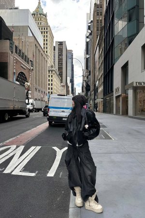 WARDEN EDGE Cropped Leather Jacket with Epaulettes and Utility Pockets