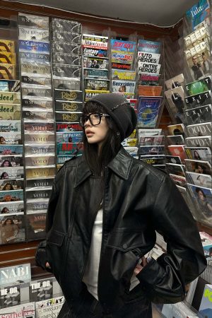 WARDEN EDGE Cropped Leather Jacket with Epaulettes and Utility Pockets