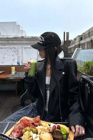 WARDEN EDGE Cropped Leather Jacket with Zipper Detail