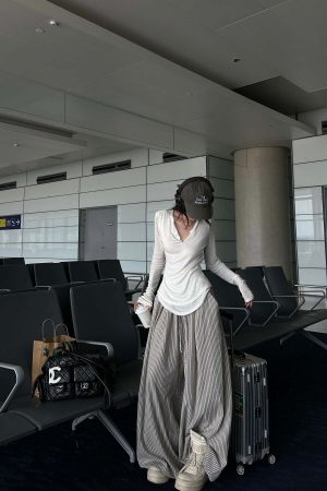 WARDEN EDGE Cutout Layered Long Sleeve Tee