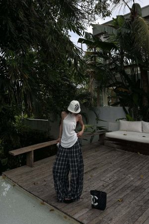 WARDEN EDGE Distorted Plaid Wide-Leg Trousers