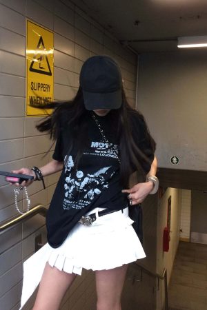 WARDEN EDGE Distressed Graphic Oversized Tee