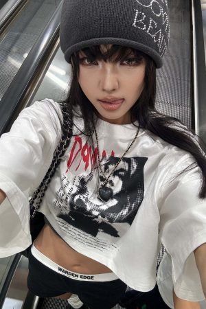 WARDEN EDGE Distressed Portrait Graphic Oversized Cropped Tee