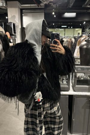 WARDEN EDGE Faux Fur Contrast-Layered Jacket