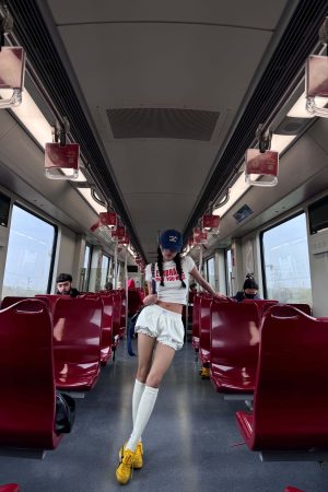 WARDEN EDGE Fitted Cropped T-Shirt