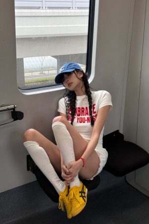 WARDEN EDGE Fitted Cropped T-Shirt