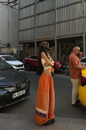 WARDEN EDGE Gradient Wide-Leg Pants with Bold Print