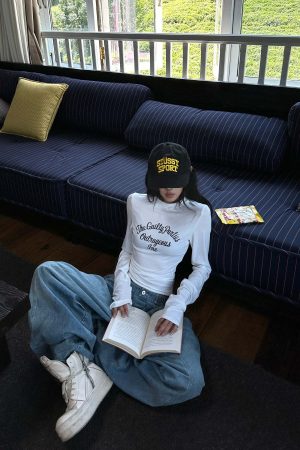 WARDEN EDGE Graphic Long Sleeve Tee with Slim Fit and Streetwear Edge