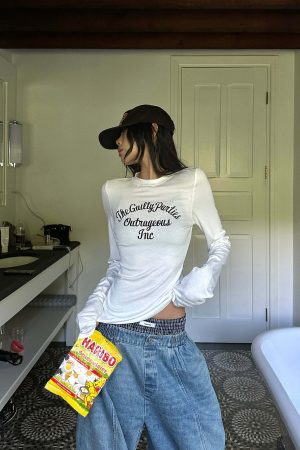 WARDEN EDGE Graphic Long Sleeve Tee with Slim Fit and Streetwear Edge