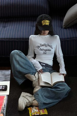 WARDEN EDGE Graphic Long Sleeve Tee with Slim Fit and Streetwear Edge