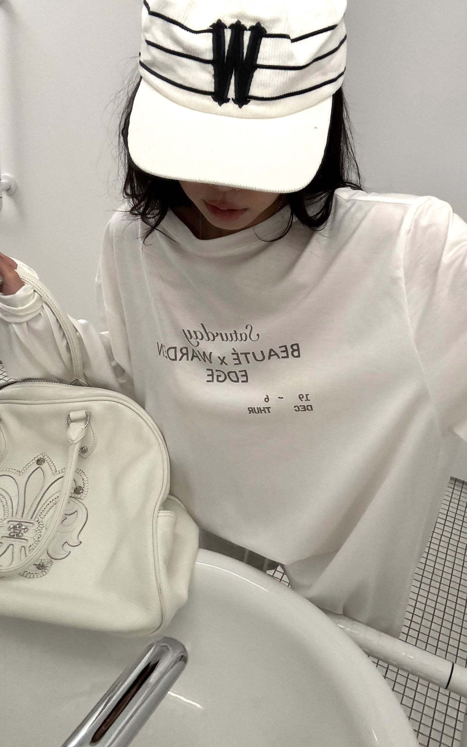 WARDEN EDGE Graphic Print Long Sleeve T-Shirt Minimal Streetwear Style WARDEN EDGE Graphic Print Long Sleeve T-Shirt Minimal Streetwear Style