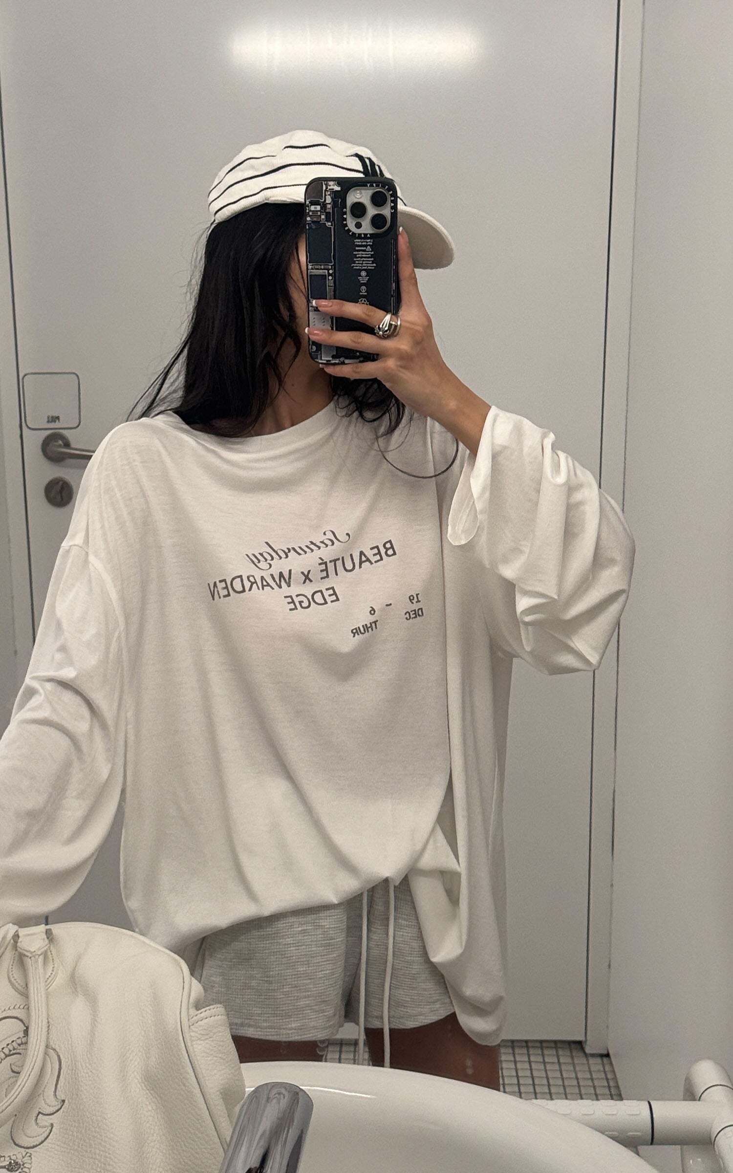 WARDEN EDGE Graphic Print Long Sleeve T-Shirt Minimal Streetwear Style WARDEN EDGE Graphic Print Long Sleeve T-Shirt Minimal Streetwear Style