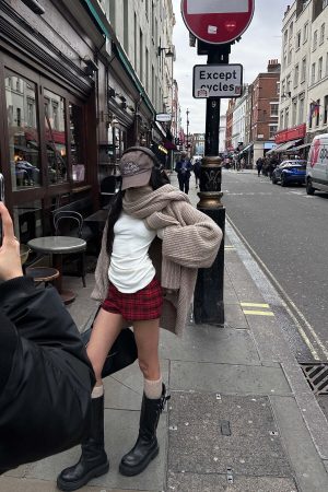 WARDEN EDGE Knitted Cardigan & Scarf Set