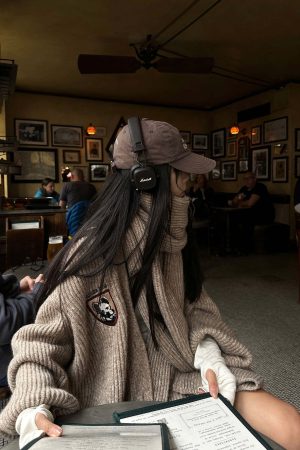 WARDEN EDGE Knitted Cardigan & Scarf Set