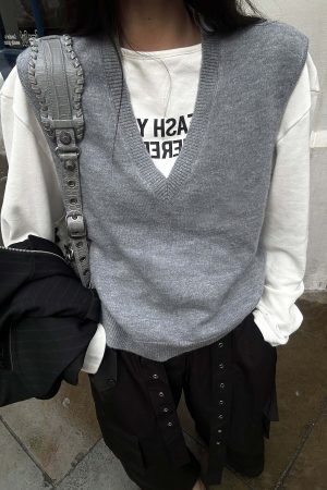 WARDEN EDGE Layered V-Neck Knit Vest