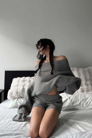 WARDEN EDGE Off-Shoulder Knit Sweater and Shorts Set