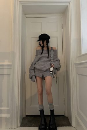 WARDEN EDGE Off-Shoulder Knit Sweater and Shorts Set