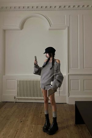 WARDEN EDGE Off-Shoulder Knit Sweater and Shorts Set