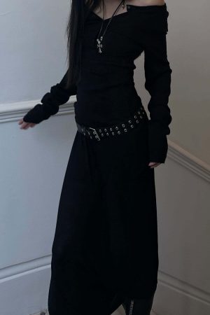 WARDEN EDGE Off-Shoulder Knitted Midi Dress