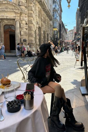 WARDEN EDGE Oversized Graphic Sweatshirt with Vintage Campbell Print and Strap Hem Detail