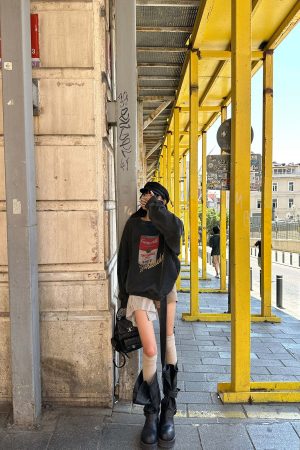 WARDEN EDGE Oversized Graphic Sweatshirt with Vintage Campbell Print and Strap Hem Detail