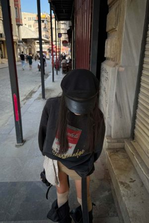 WARDEN EDGE Oversized Graphic Sweatshirt with Vintage Campbell Print and Strap Hem Detail