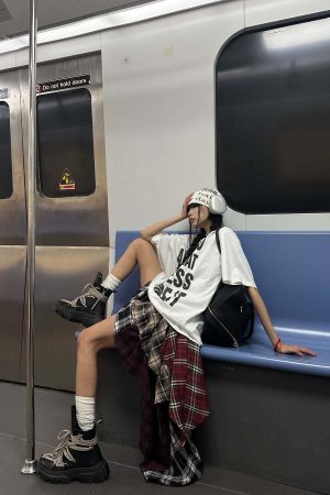 WARDEN EDGE Oversized Graphic Tee