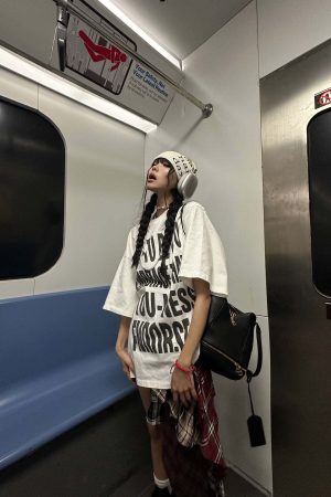 WARDEN EDGE Oversized Graphic Tee