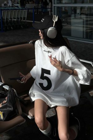 WARDEN EDGE Oversized Graphic Tee with Weekly Print