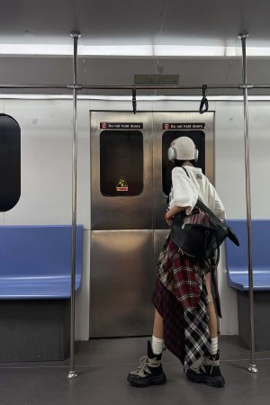 WARDEN EDGE Oversized Graphic Tee