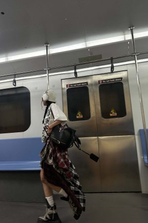 WARDEN EDGE Oversized Graphic Tee