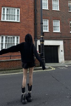 WARDEN EDGE Oversized Hooded Knit Sweater