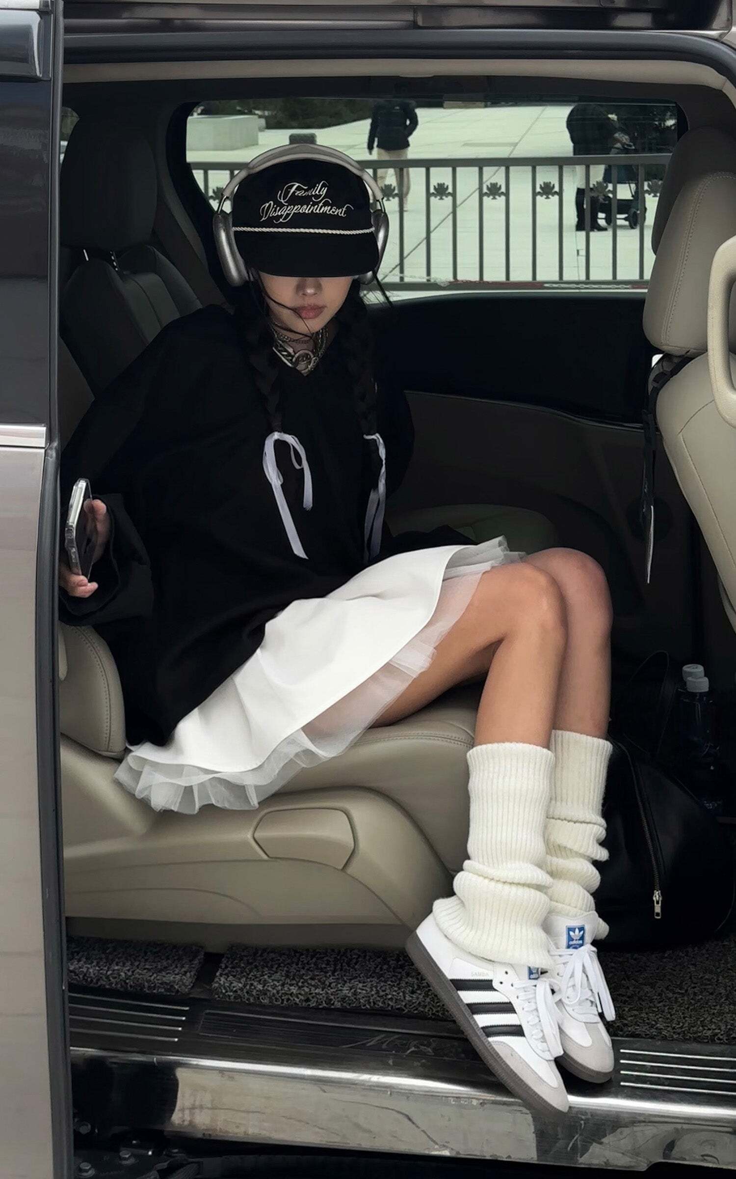 WARDEN EDGE Oversized Hoodie with Ribbon Details WARDEN EDGE Oversized Hoodie with Ribbon Details