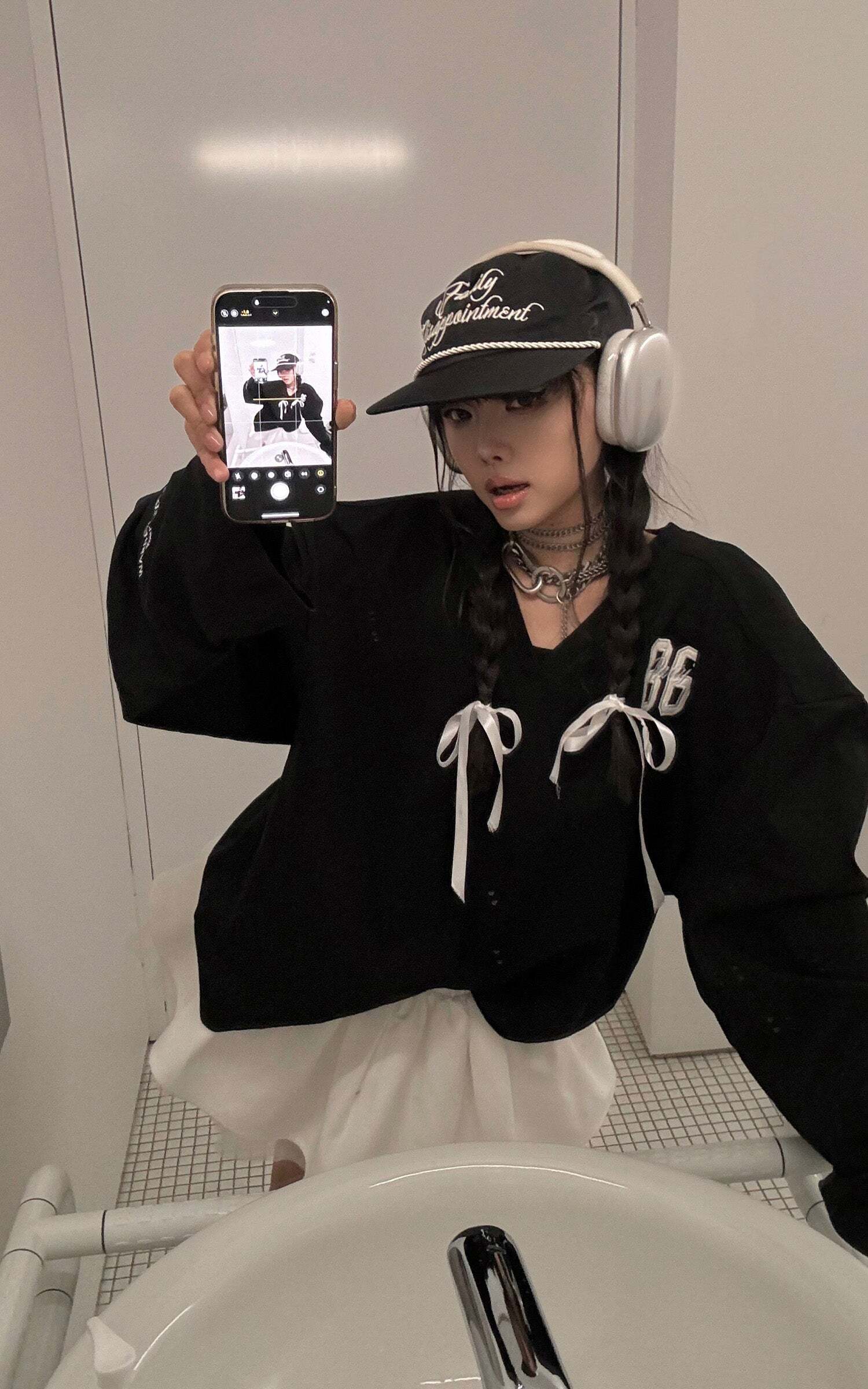 WARDEN EDGE Oversized Hoodie with Ribbon Details WARDEN EDGE Oversized Hoodie with Ribbon Details