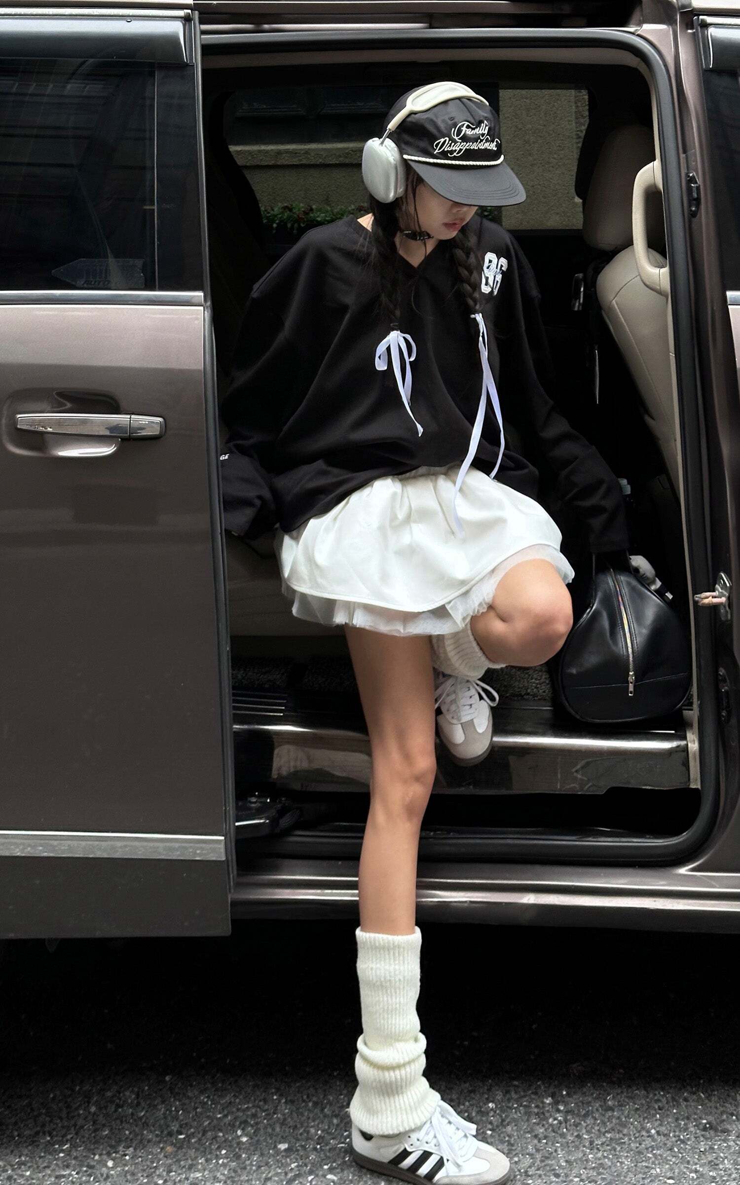 WARDEN EDGE Oversized Hoodie with Ribbon Details WARDEN EDGE Oversized Hoodie with Ribbon Details