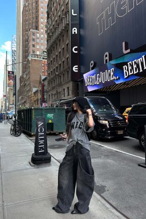 WARDEN EDGE Oversized Knit Sweater with Drop Shoulders