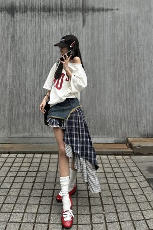 WARDEN EDGE Oversized Off-Shoulder Tee