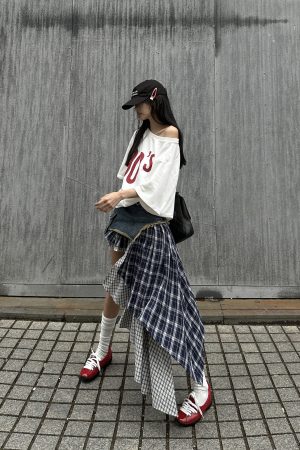 WARDEN EDGE Oversized Off-Shoulder Tee