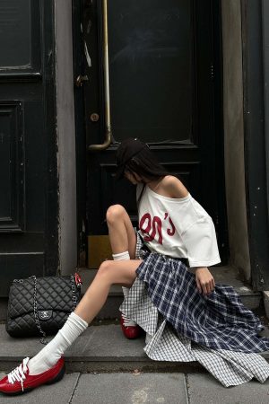 WARDEN EDGE Oversized Off-Shoulder Tee