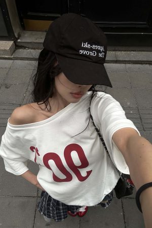 WARDEN EDGE Oversized Off-Shoulder Tee