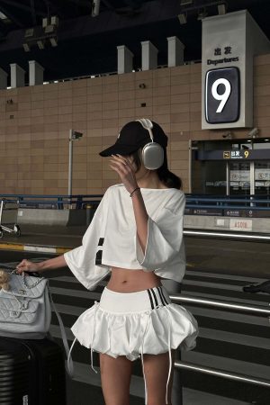 WARDEN EDGE Oversized Sleeve Cropped Tee