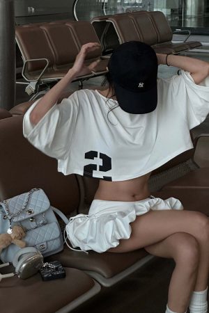 WARDEN EDGE Oversized Sleeve Cropped Tee