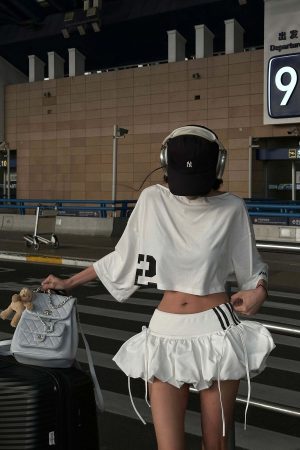 WARDEN EDGE Oversized Sleeve Cropped Tee