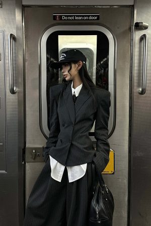 WARDEN EDGE Pinstripe Suit Set with Blazer Shirt and Wide Trousers