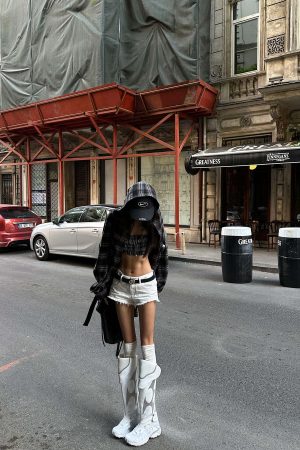 WARDEN EDGE Raw Hem Denim Shorts with Low Rise Cut and Back Flap Pockets