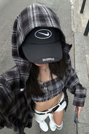 WARDEN EDGE Raw Hem Denim Shorts with Low Rise Cut and Back Flap Pockets